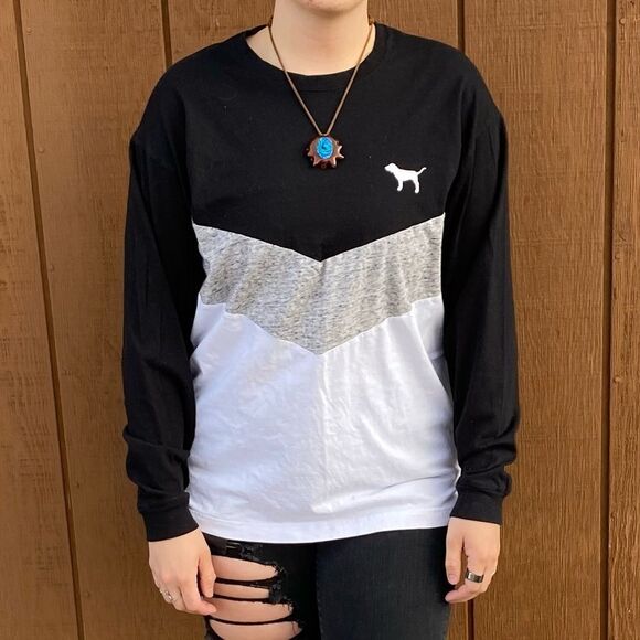 🍄 PINK Victoria’s Secret Campus Longsleeve Tee - Picture 1 of 9